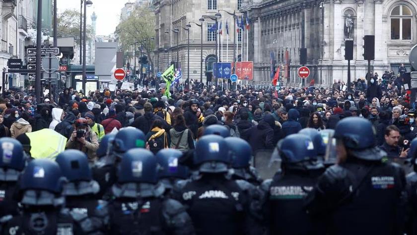 Iranpress: French police cleared to use drones for crowd monitoring