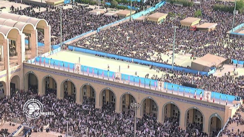 Iranpress: Glorious Eid al-Fitr prayers led by Leader of the Islamic Revolution in photo