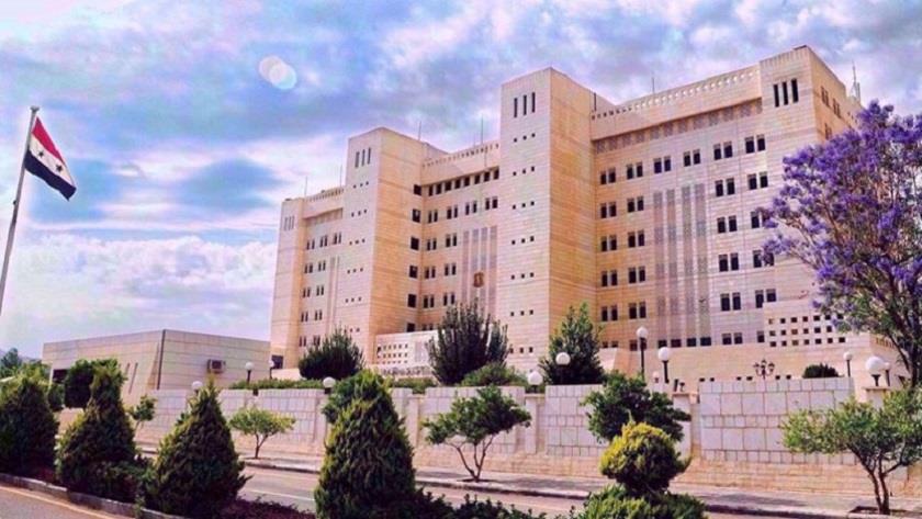 Iranpress: Syria condemns US plundering its oil and wealth