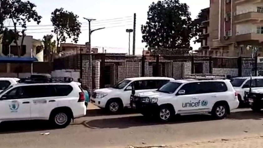 Iranpress: Foreign nationals trapped in Sudan as violence escalates