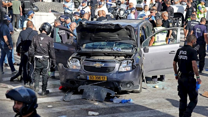 Iranpress: Eight Zionists injured in Palestian operation in west of Quds