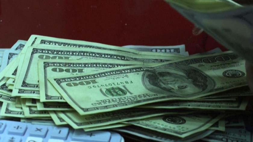 Iranpress: Decline of dollar in world trade