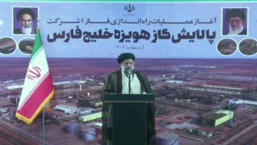 Iranpress: Raisi: oil industry must enjoy updated knowledge