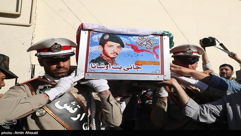 Iranpress: Iranians hold elegant funeral for Assyrian martyr