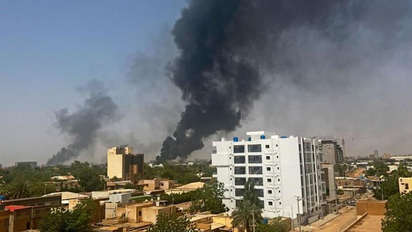 Iranpress: 65 Iranian nationals leave Sudanese capital