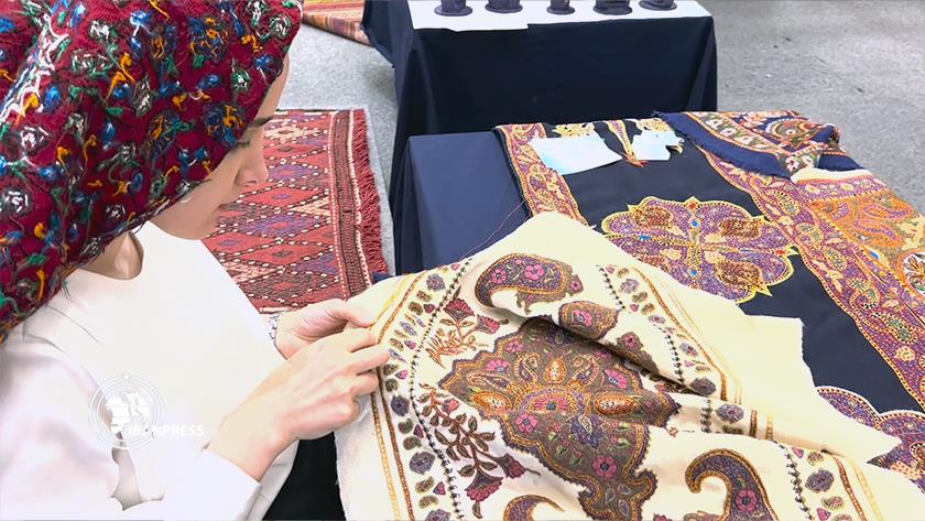 Iranpress: Iranian art, music shine at Italian handicraft exhibition