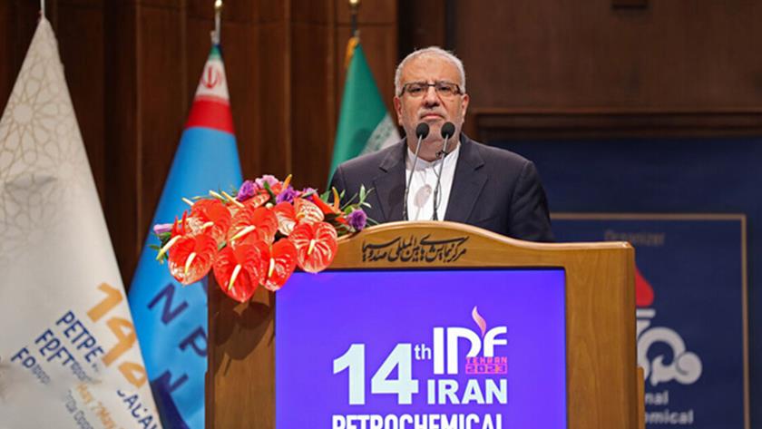 Iranpress: Iran’s oil output rises in 20 months, tops 3 mbd