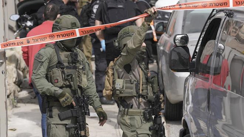 Iranpress: Palestinian prisoners hold Israeli prison guards hostage