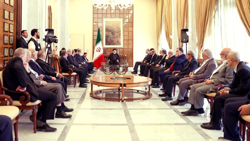 Iranpress: Raisi meets Palestinian Resistance commanders in Syria