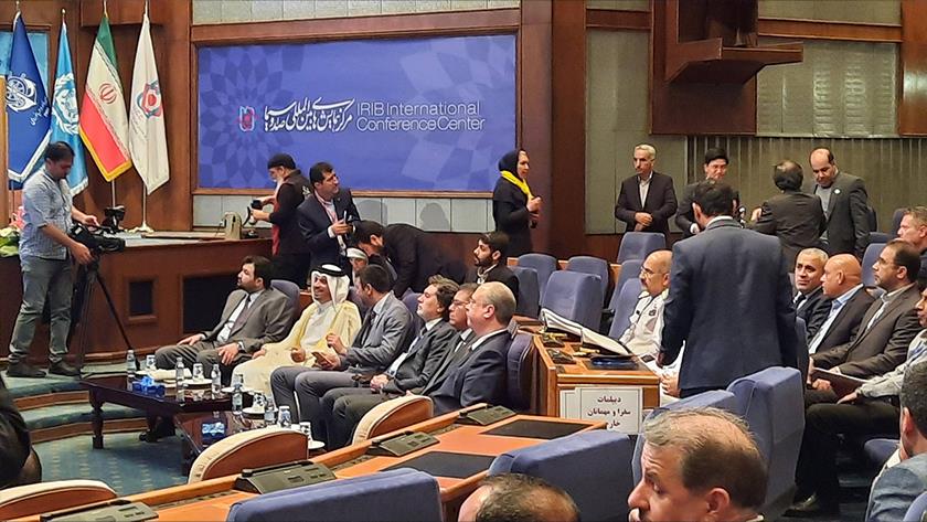 Iranpress: Tehran hosts International Conference on Coasts, Ports, and Marine Structures
