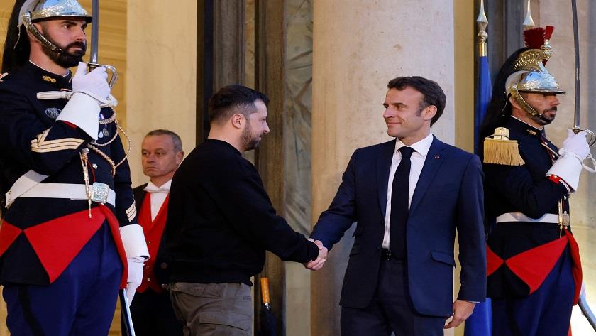 Iranpress: Ukraine, France Presidents meet in Paris