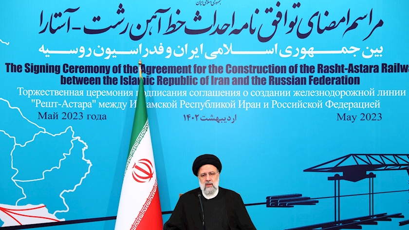 Iranpress: Iran, Russia sign Rasht-Astara railway agreement