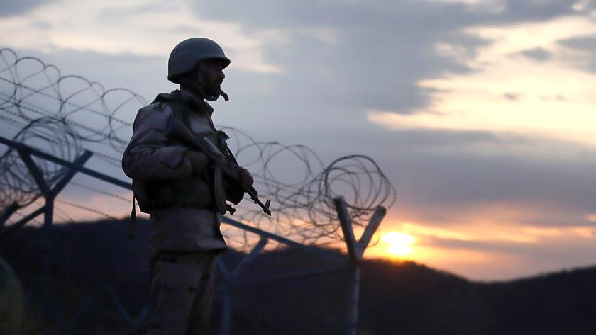 Iranpress: Clashes with terrorist outfit leaves 5 martyrs in southeastern Iran