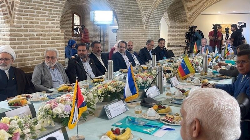 Iranpress: Envoys of Hispanic countries discuss increasing artisticic cooperation with Iran