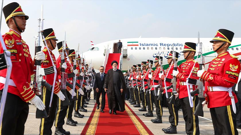 Iranpress: President Raisi arrives in Jakarata