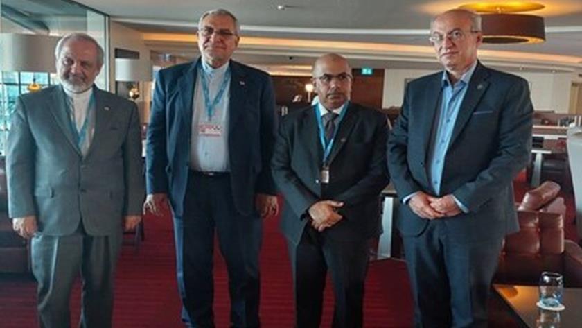 Iranpress: Iran, Oman urge boosting ties in health sector