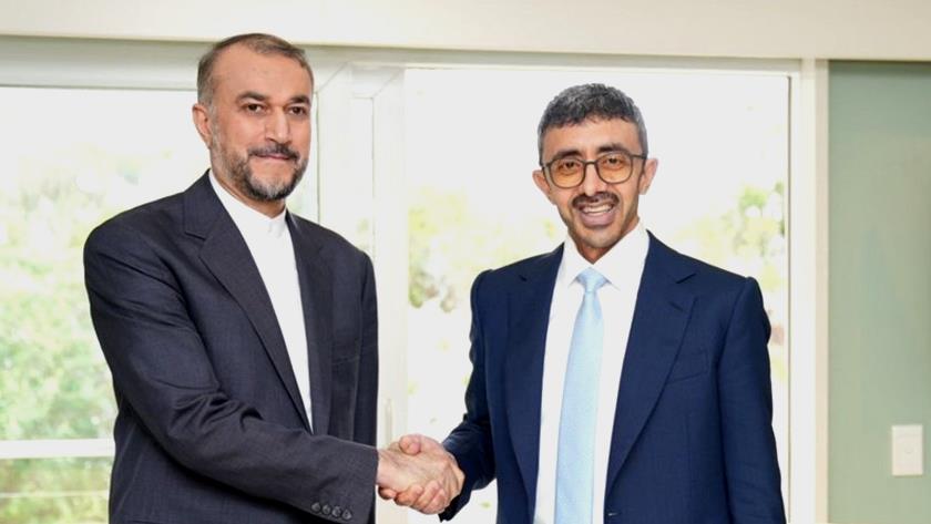 Iranpress: Iranian, Emirati FMs do mutual invitations to visit Tehran, Abu Dhabi 