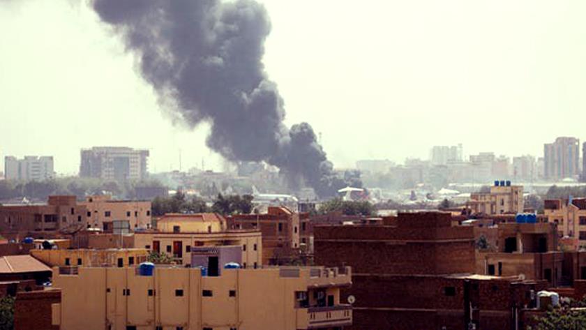 Iranpress: Sudan military factions battle over weapons and fuel depots