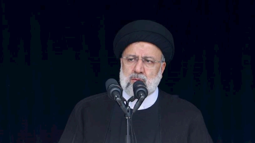 Iranpress: Pres. Raisi visits businessmen in East Azerbaijan