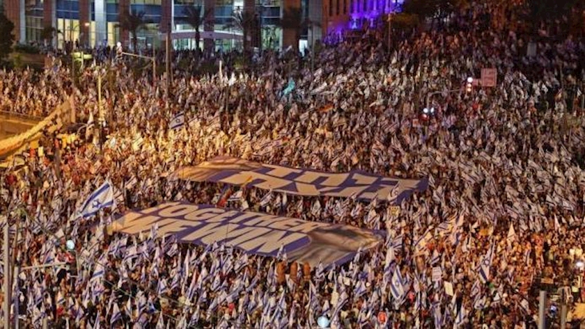 Iranpress: Israelis protest judicial reforms, Arab crime deaths