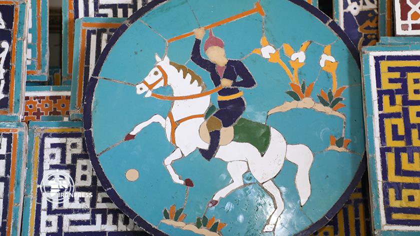Iranpress: Coexistence of colors in Isfahan