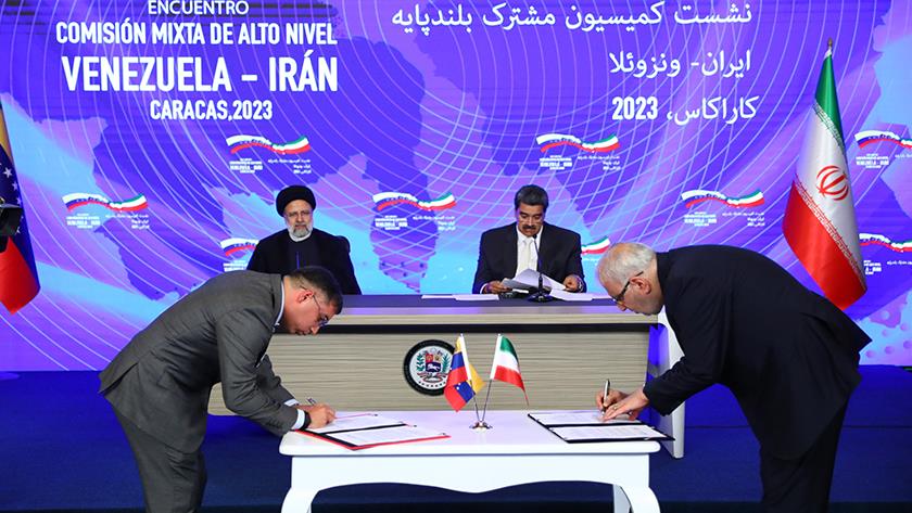 Iranpress: Iran, Venezuela sign several oil contracts