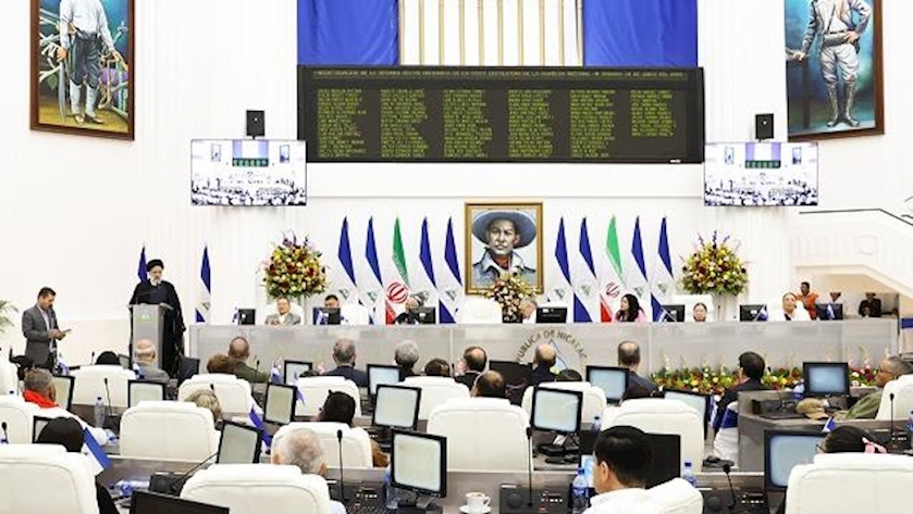 Iranpress: Raisi advises independent nations to stand against global arrogance