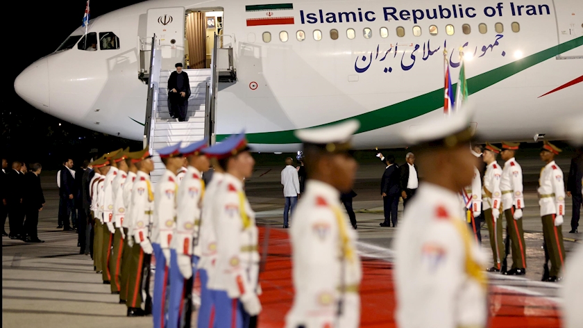 Iranpress: President Raisi arrives in Havana