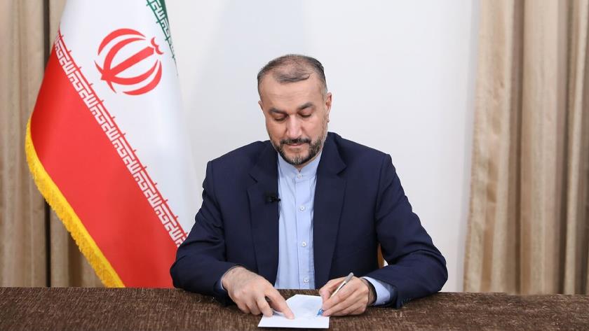 Iranpress: Iran FM felicitates 120th anniversary of diplomatic relations with Brazil