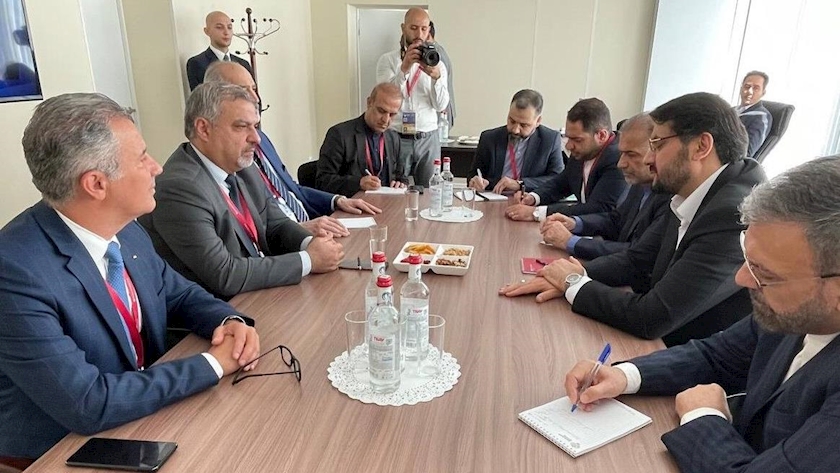 Iranpress: Syria urges Iran to help restore country