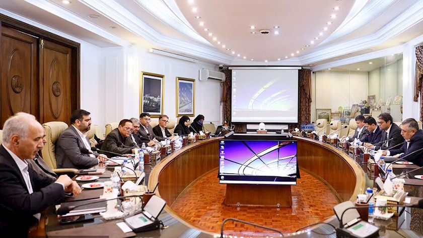 Iranpress: Iran oil Ministry outlines Tehran-Tashkend cooperation road map in petroleum industry