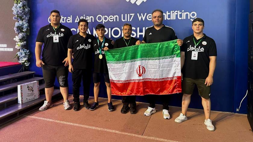 Iranpress: Iranian Junior, winner of the weightlifting gold medal of Uzbekistan