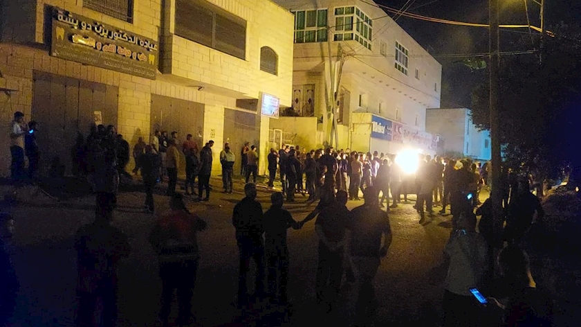 Iranpress: Israeli settlers carry out series of attacks in Ramallah