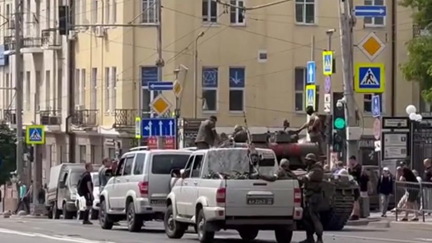Iranpress: Russia Rostov citizens protest against presence of Wagner tanks in streets 