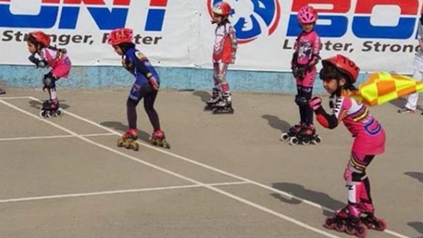 Iranpress: Iranian athlete wins gold medal in Italian figure skating competition