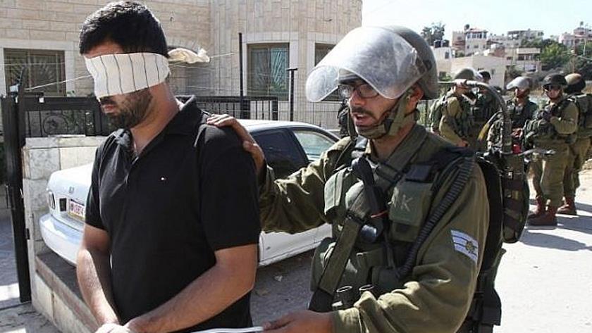Iranpress: 30 Palestinians arrested in West Bank