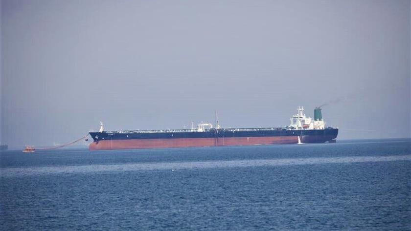 Iranpress: 16% jump in Iran oil output capacity by end of 7th Development Plan