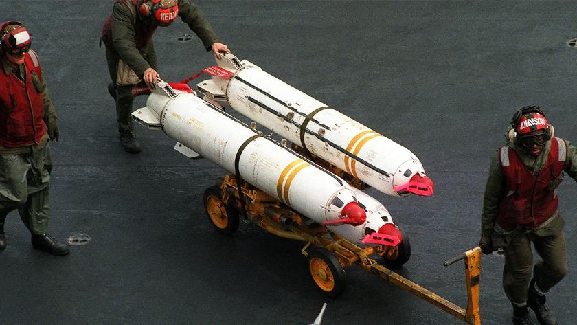 Iranpress: US agrees to deliver cluster munitions to Ukraine 