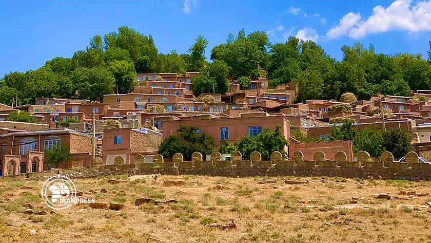 Iranpress: Zonuzaq village; An architectural marvel in Iran