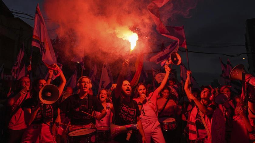 Iranpress: Massive anti-Netanyahu protest erupts in Israel, clashes with Police