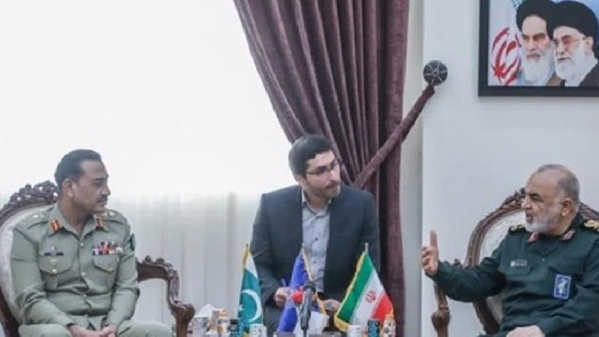 Iranpress: Iran regards security of Pakistan as its own: IRGC Chief