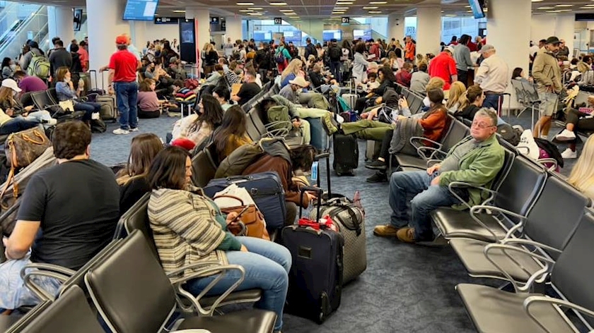 Iranpress: Over 10,000 flights in US canceled or delayed as thunderstorms slam Northeast