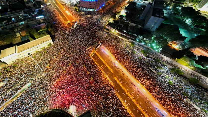 Iranpress: Massive demonstrations in Jerusalem, Tel Aviv against Netanyahu