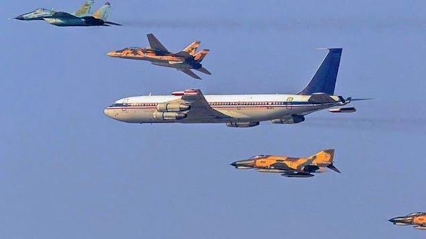 Iranpress: Iran launches Fadayeeyan Hareem Velayat aerial exercise