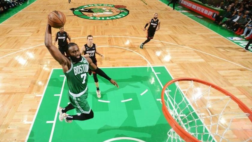 Iranpress: Brown signs biggest contract in NBA history 