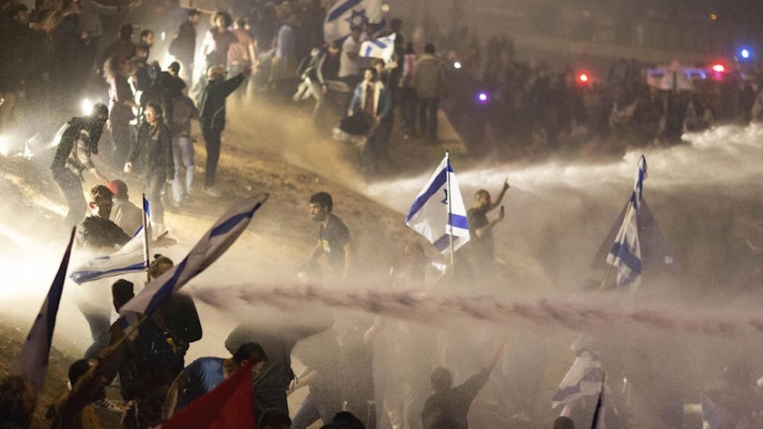 Iranpress: 30% of Israelis considering leaving amid judicial upheaval: Polls show