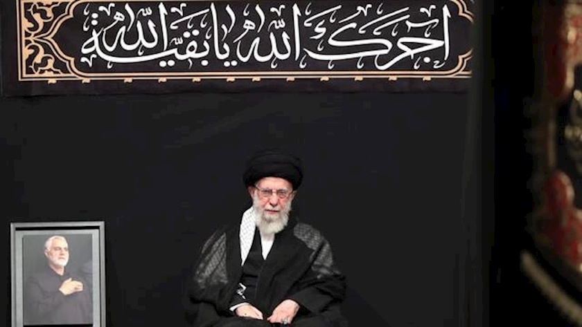 Iranpress: Leader attends mourning ceremony on Sham-e Ghariban