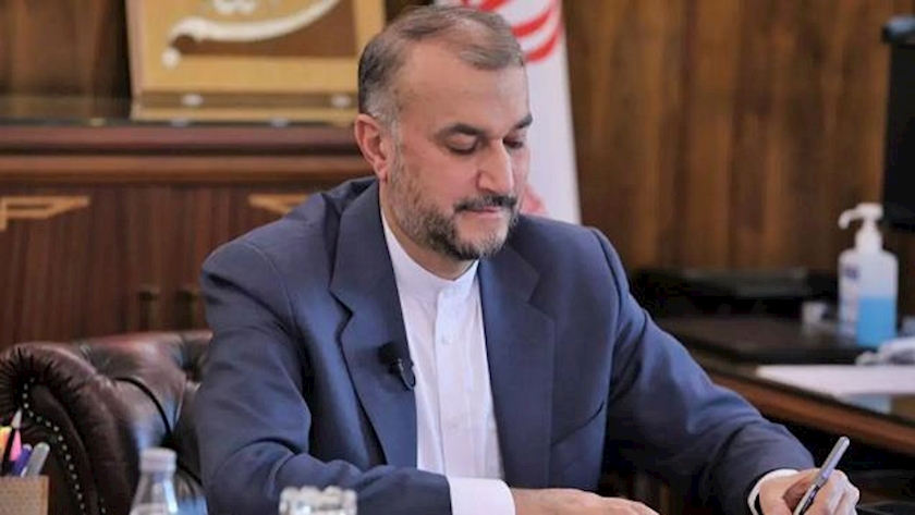 Iranpress: FM condemns terrorist explosion in Pakistan