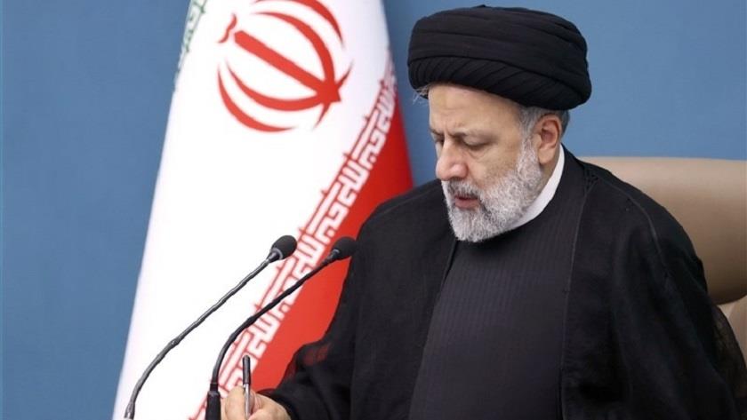 Iranpress: Raisi felicitates championship of Iran