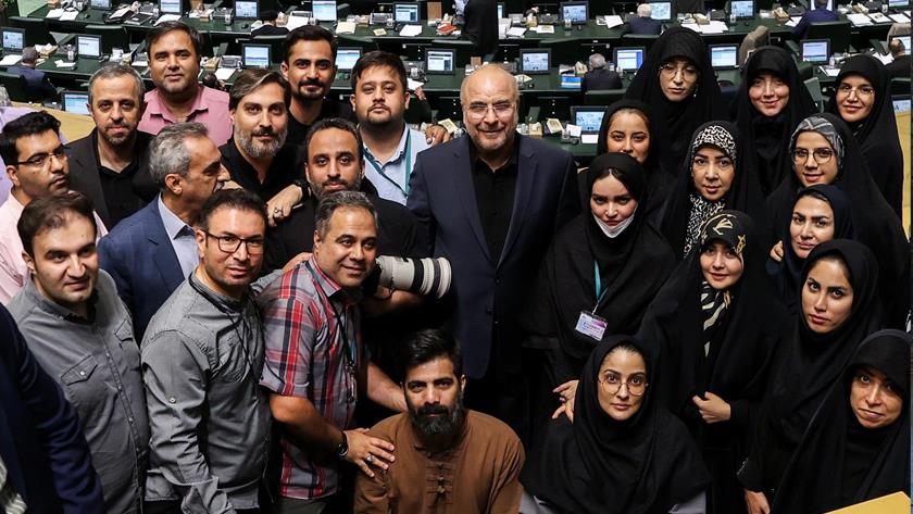 Iranpress: Parl. Speaker: Journalist, focal point to neutralize enemies